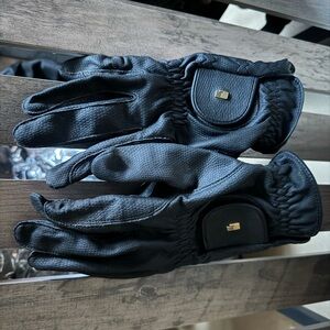 Woman’s Roeckl Riding Gloves